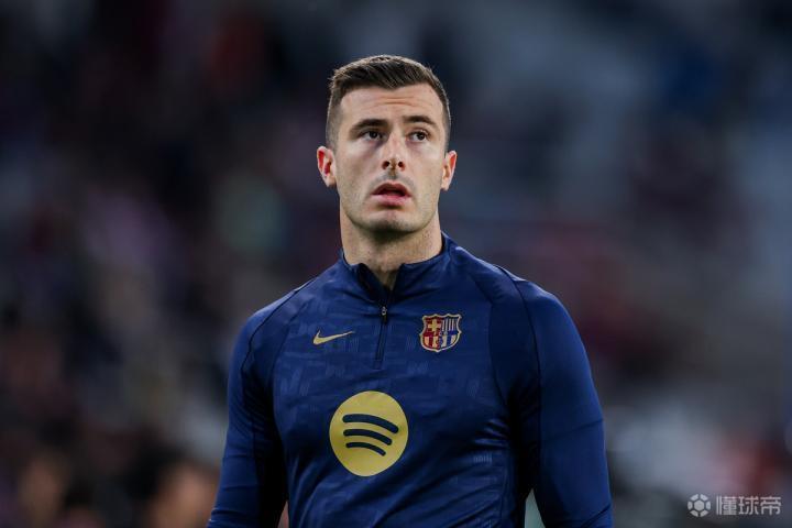 记者：赫罗纳有意巴萨门将佩尼亚，塞尔塔已退出竞争