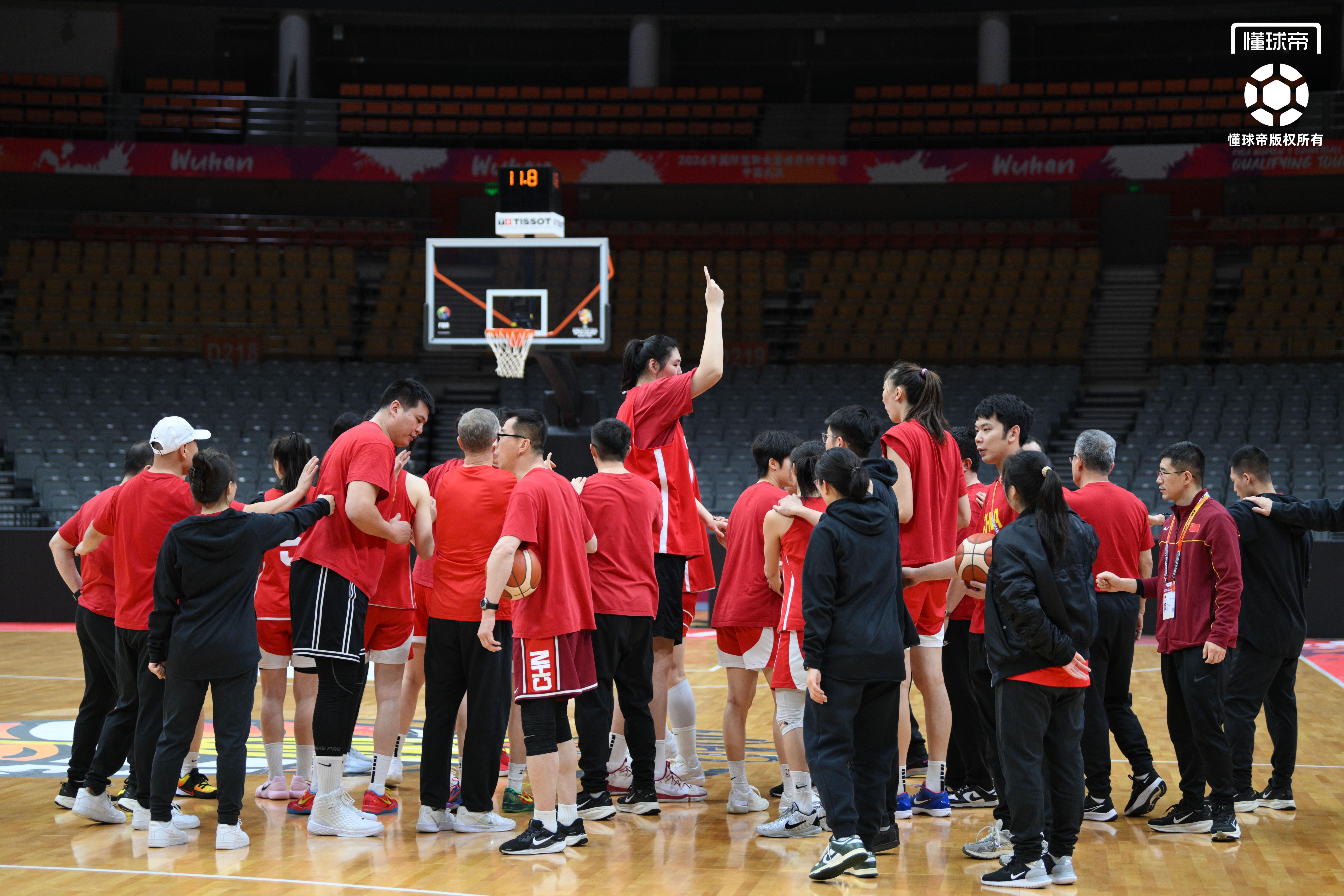 开云体育APP下载-中国女篮世预赛最后一练,王治郅到场观看&全队精神饱满
